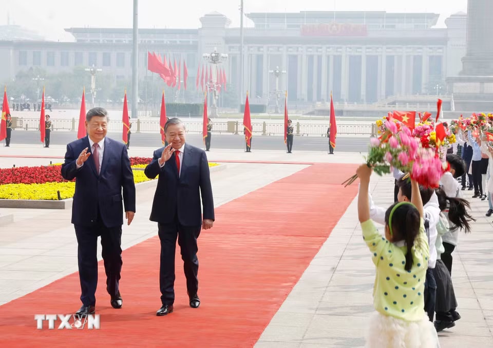 Toàn cảnh Lễ đón Tổng Bí thư, Chủ tịch nước Tô Lâm thăm cấp Nhà nước đến Trung Quốc- Ảnh 6.