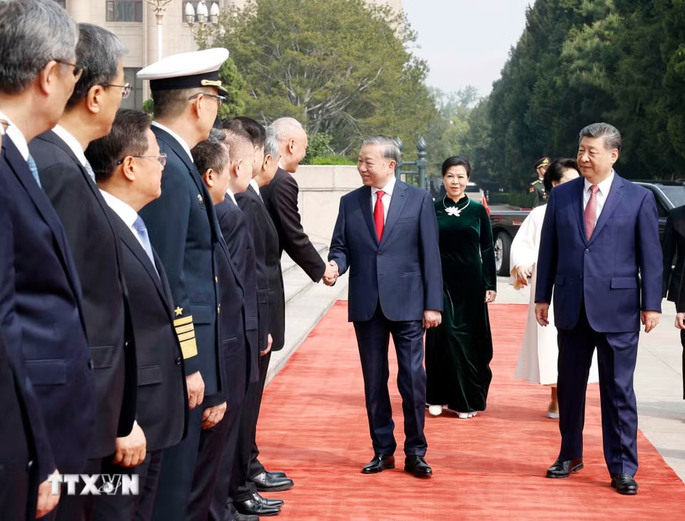 Toàn cảnh Lễ đón Tổng Bí thư, Chủ tịch nước Tô Lâm thăm cấp Nhà nước đến Trung Quốc- Ảnh 3.