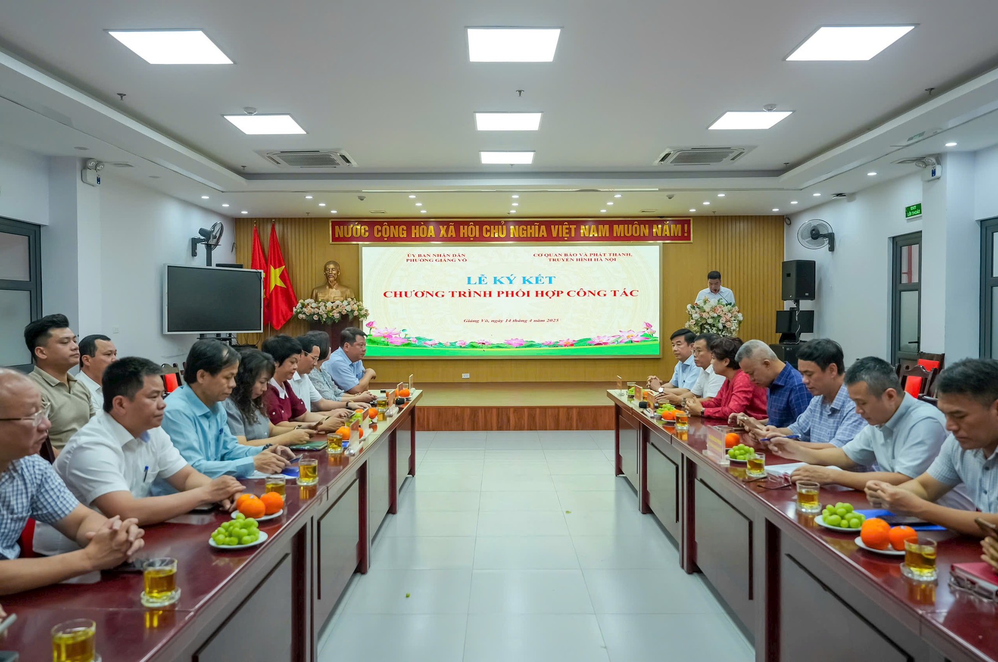 Phường Giảng Võ và Cơ quan Báo và Phát thanh, Truyền hình Hà Nội phối hợp tuyên truyền các chủ trương lớn- Ảnh 1.