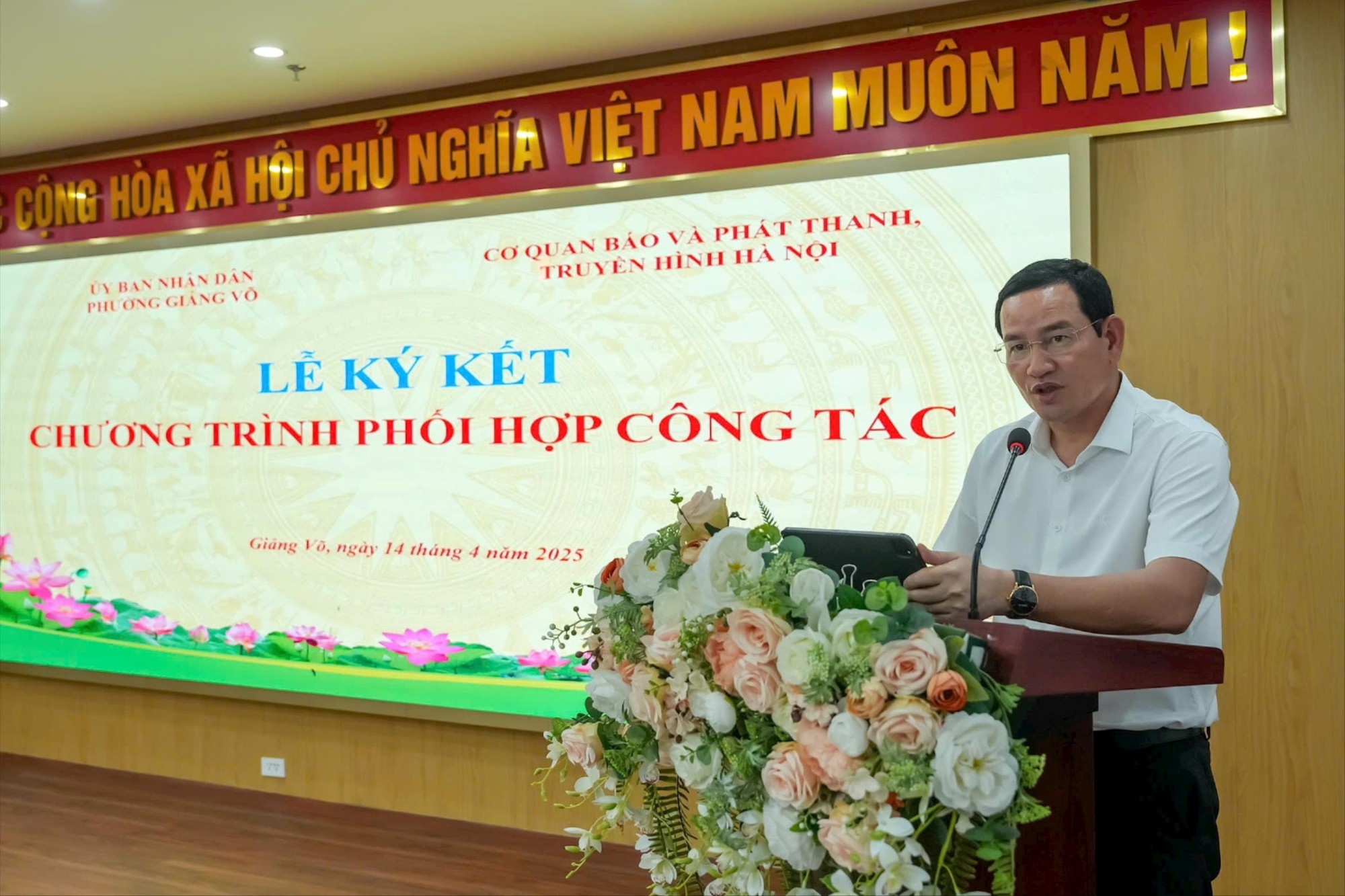 Phường Giảng Võ và Cơ quan Báo và Phát thanh, Truyền hình Hà Nội phối hợp tuyên truyền các chủ trương lớn- Ảnh 3.