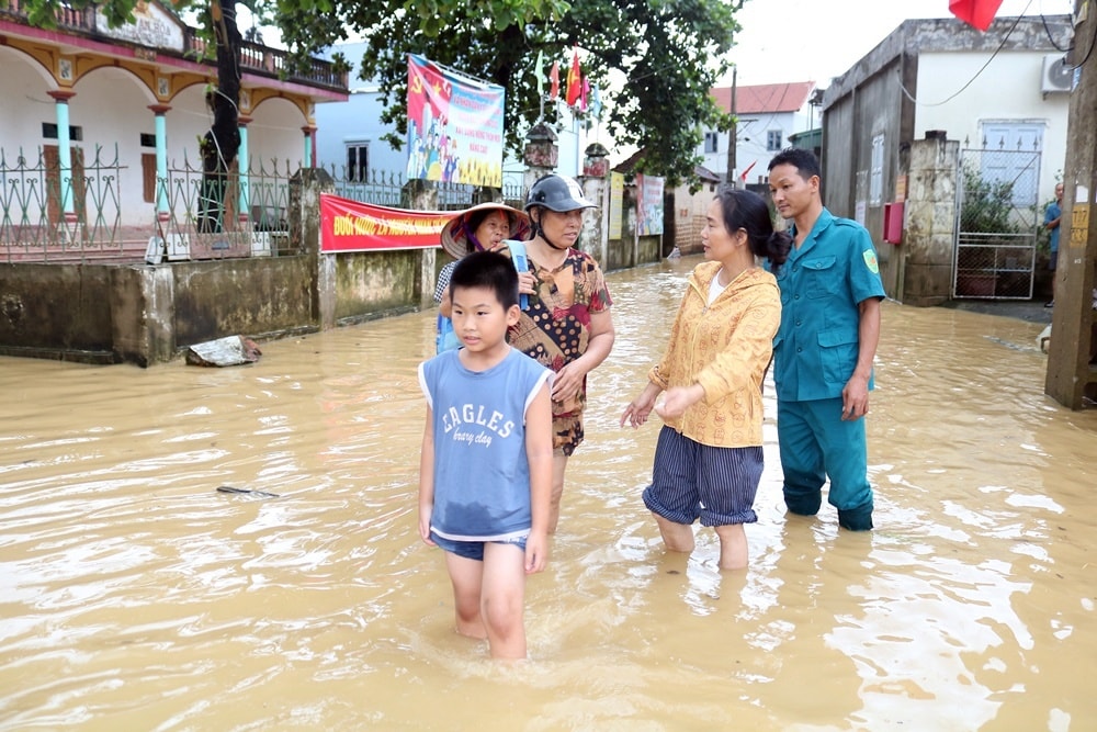 Gỡ “điểm nghẽn” hạ tầng để giảm nỗi lo mùa lũ- Ảnh 1.