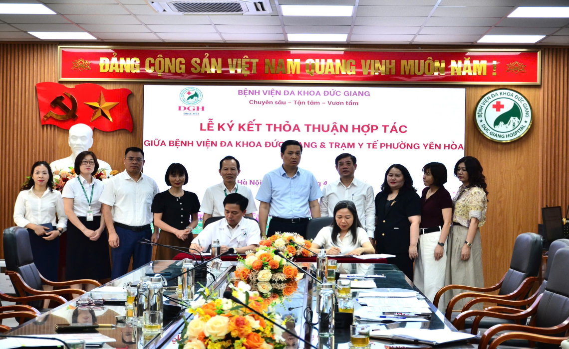 Ký kết hợp tác chuyên môn giữa Trạm Y tế phường Yên Hòa với bệnh viện đa khoa Đức Giang- Ảnh 5.
