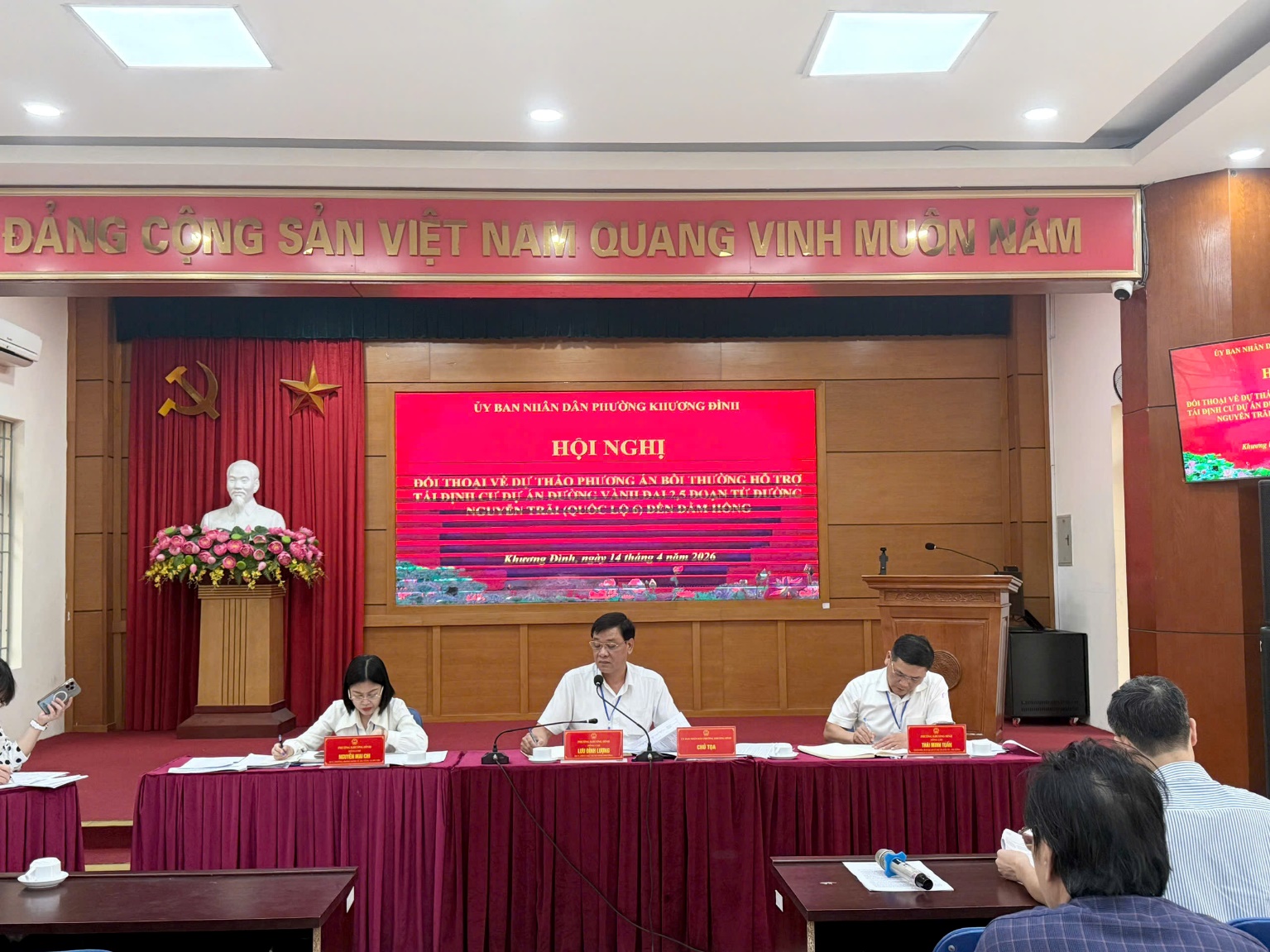 Phường Khương Đình tổ chức Hội nghị đối thoại về dự thảo phương án bồi thường, hỗ trợ, tái định cư dự án đường Vành đai 2,5- Ảnh 2.