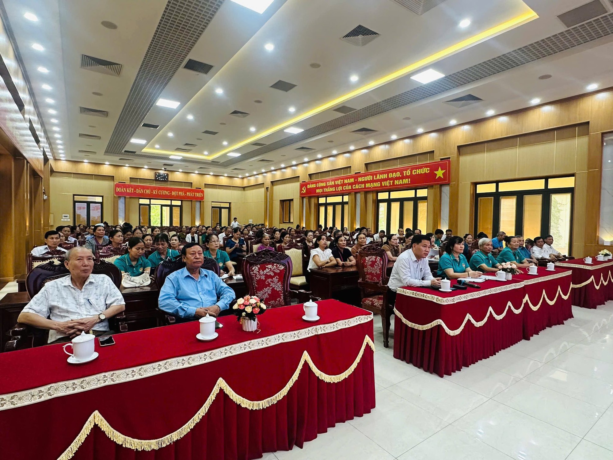 Quảng Oai tổ chức tập huấn tuyên truyền Cuộc vận động “Người Việt Nam ưu tiên dùng hàng Việt Nam” năm 2026- Ảnh 1.