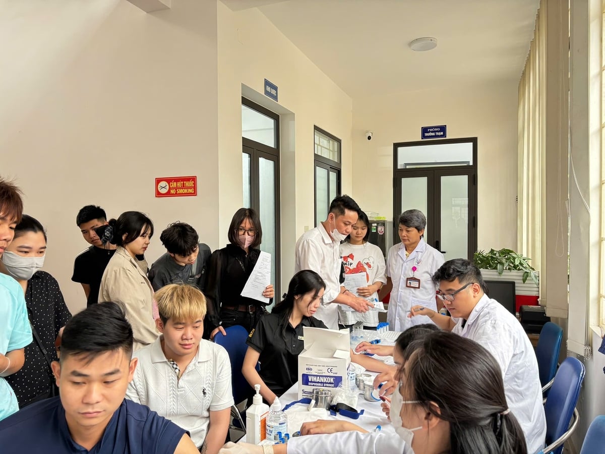 Giảng Võ tiên phong kéo dài chiến dịch khám bệnh '0 đồng'- Ảnh 1.