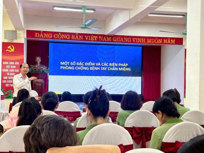 Cập nhật kiến thức về phòng, chống dịch bệnh cho giáo viên Trường Mầm non Việt Triều Hữu nghị- Ảnh 1.