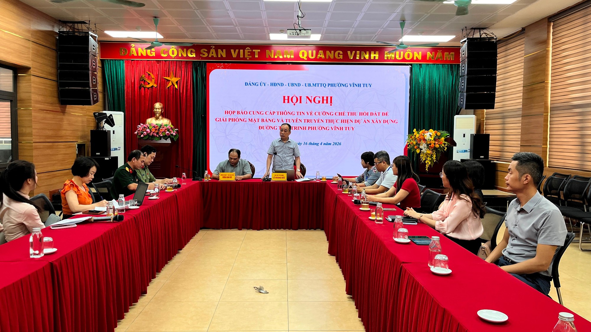 Bảo đảm quyền lợi người dân, đẩy nhanh giải phóng mặt bằng tại phường Vĩnh Tuy- Ảnh 1.