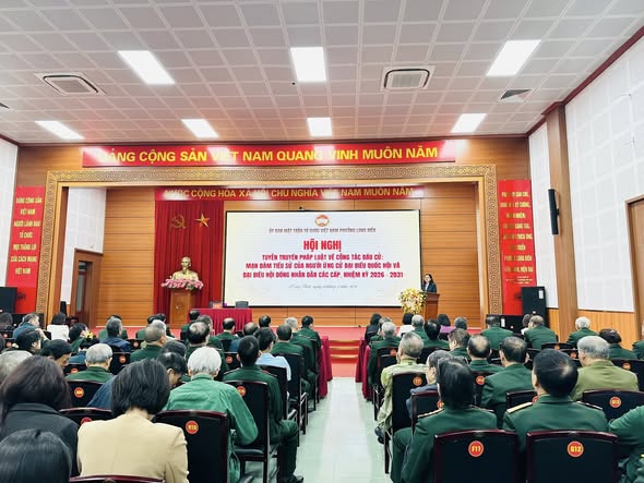 UỶ BAN MTTQ VIỆT NAM PHƯỜNG LONG BIÊN PHÁT HUY VAI TRÒ SAU BẦU CỬ: TĂNG CƯỜNG GIÁM SÁT, BẢO VỆ QUYỀN LỢI NHÂN DÂN- Ảnh 3.