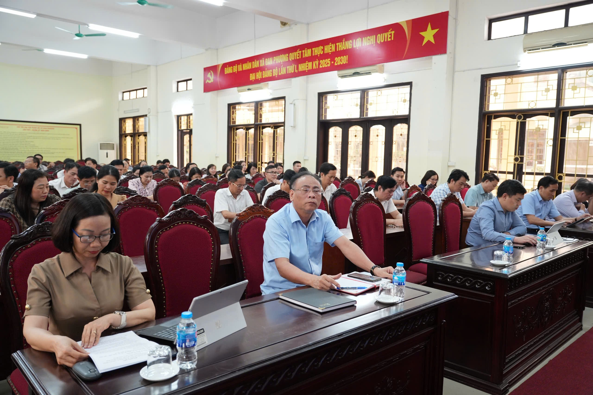 Xã Đan Phượng tập huấn, hướng dẫn sử dụng Không gian làm việc số (HanoiWork) cho cán bộ, công chức, viên chức trong xã- Ảnh 1.