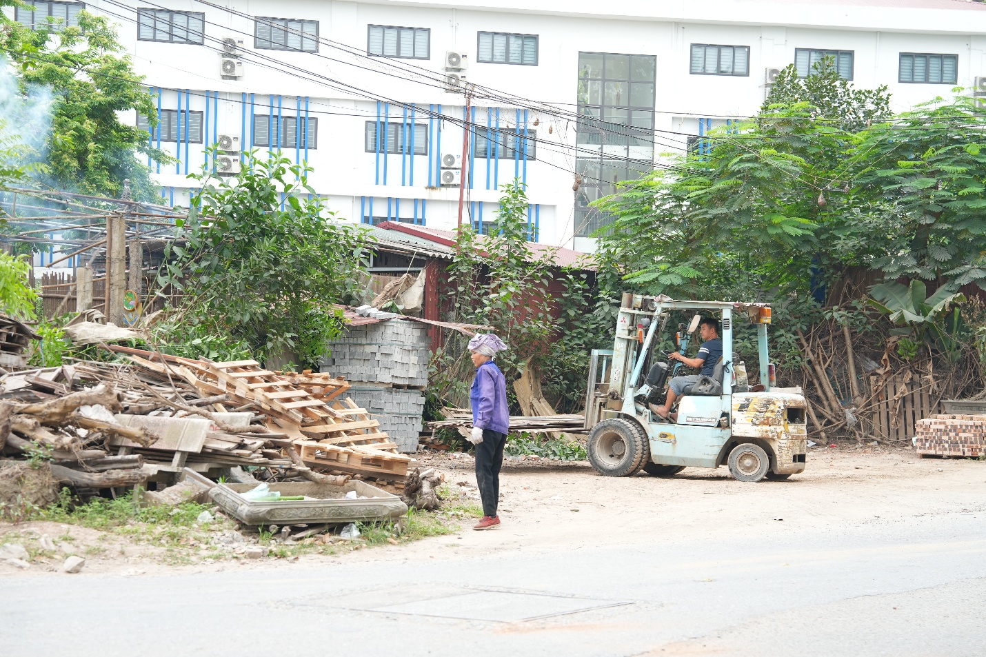 UBND xã Gia Lâm tổ chức cưỡng chế giải tỏa các công trình vi phạm tại thôn Dương Đá và Dương Đanh- Ảnh 7.