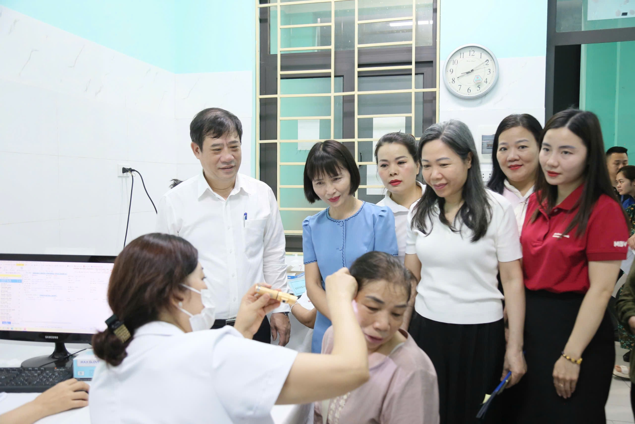 Phường Yên Hòa tổ chức khám sức khỏe miễn phí cho Người cao tuổi trên địa bàn- Ảnh 3.