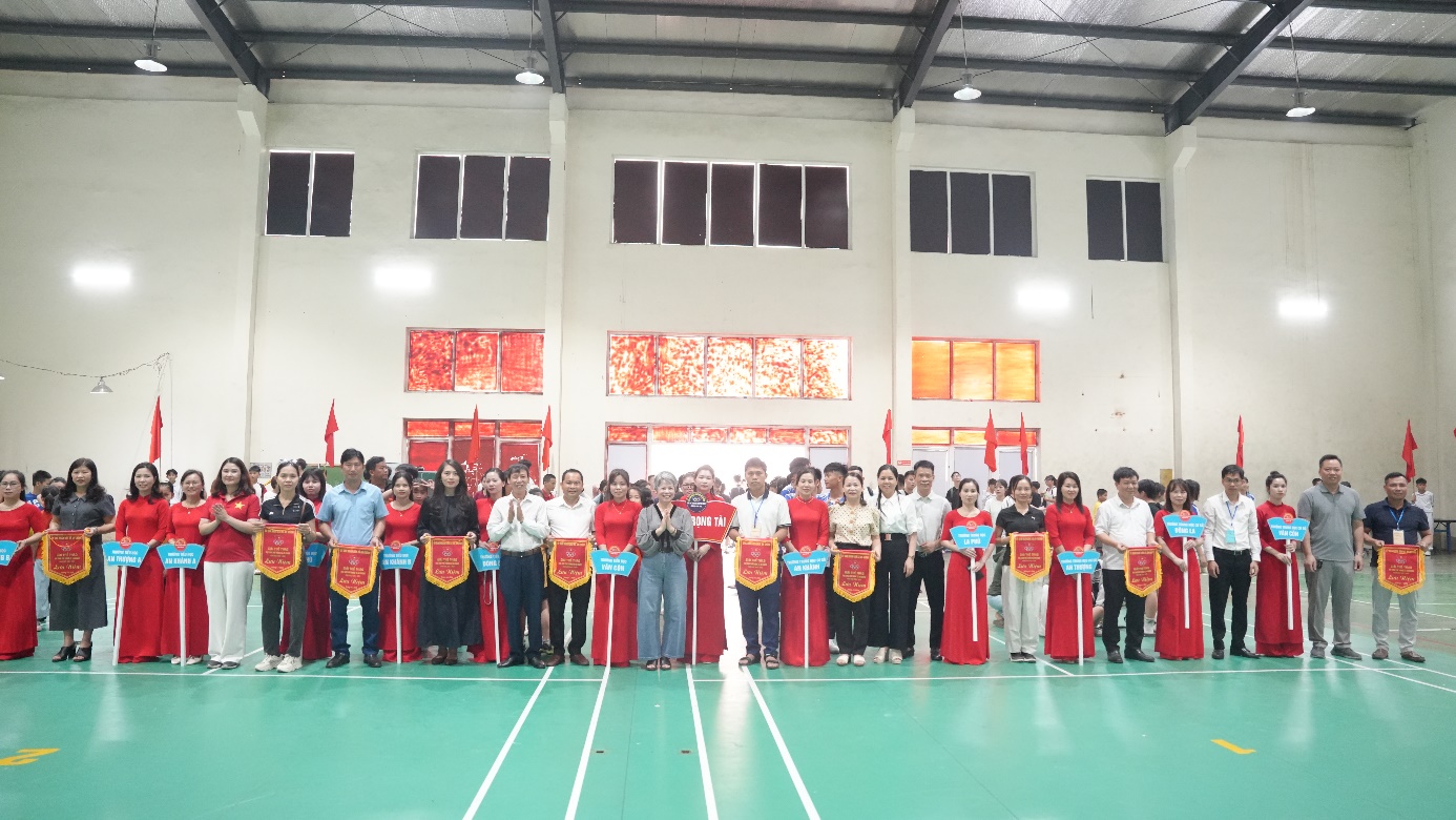 351 vận động viên tham dự Giải thể thao học sinh phổ&nbsp;thông xã An Khánh năm học 2025-2026- Ảnh 4.