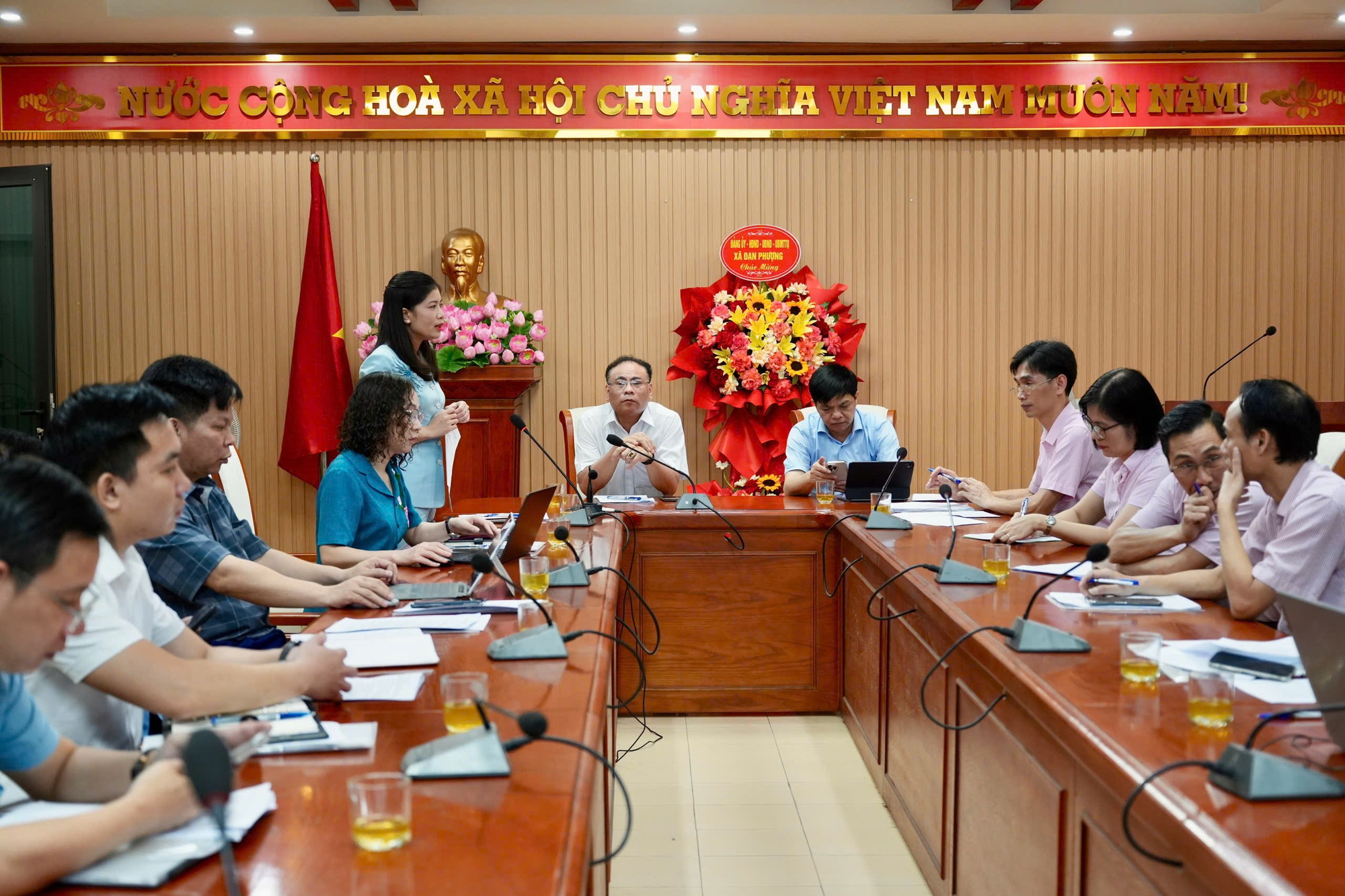 Công bố quyết định thành lập Ban đại diện Hội đồng quản trị Ngân hàng chính sách xã hội xã Đan Phượng.- Ảnh 2.