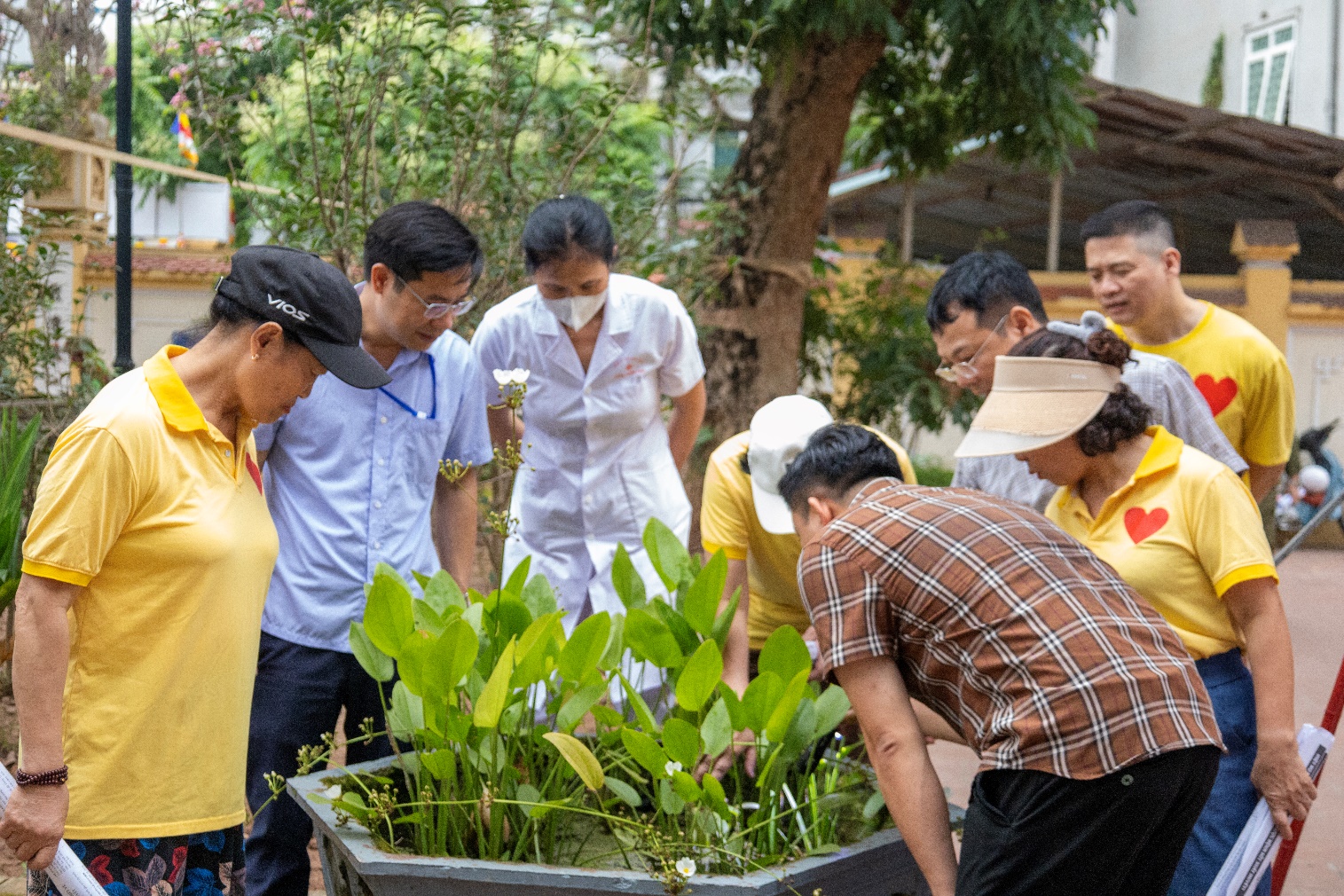 Phường Khương Đình ra quân chiến dịch đợt 1 vệ sinh môi trường – diệt bọ gậy phòng, chống sốt xuất huyết năm 2026- Ảnh 5.