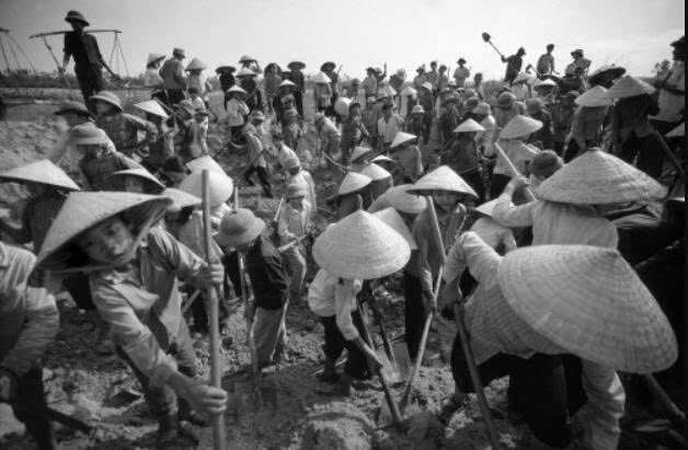 Kỷ niệm 51 năm Ngày Giải phóng miền Nam, thống nhất đất nước: Từ “Mốc son chói lọi trong lịch sử dân tộc” đến khát vọng hùng cường, thịnh vượng
- Ảnh 3.