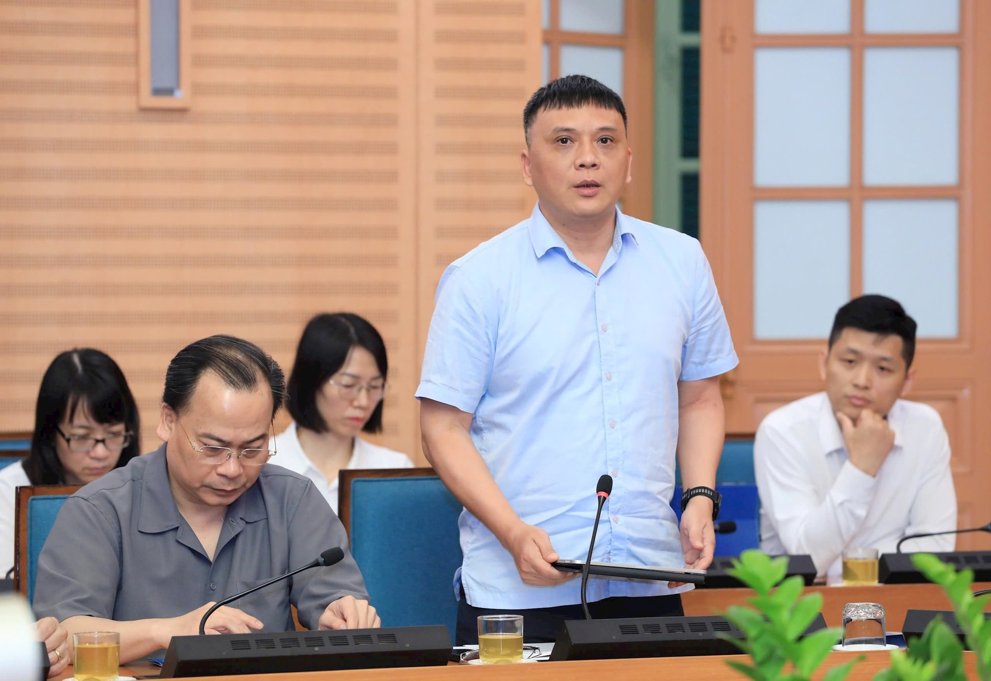 Hà Nội: Người dân, tổ chức đến cấp xã sẽ được giải quyết đầy đủ các thủ tục hành chính- Ảnh 2.