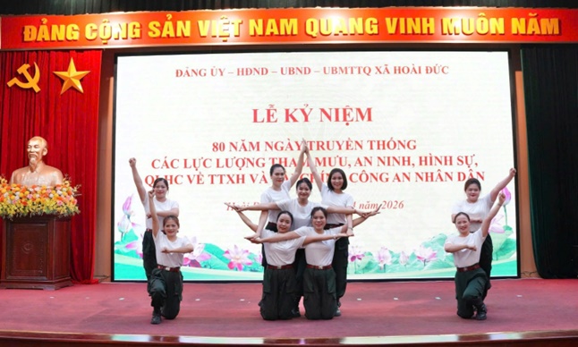 Công an xã Hoài Đức có 77 cá nhân được khen thưởng nhân kỷ niệm 80 năm truyền thống của lực lượng Tham mưu, An ninh, Hình sự, QLHC về TTXH và Tài chính Công an nhân dân- Ảnh 6.