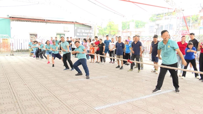Ngay sau khi Thành phố ban hành kế hoạch triển khai phong trào thi đua “Toàn dân đoàn kết xây dựng đời sống văn hóa” giai đoạn 2026 - 2030, xã Hoài Đức đã nhanh chóng cụ thể hóa bằng một chương trình hành động bài bản, đồng bộ và- Ảnh 4.