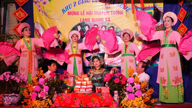 Ngay sau khi Thành phố ban hành kế hoạch triển khai phong trào thi đua “Toàn dân đoàn kết xây dựng đời sống văn hóa” giai đoạn 2026 - 2030, xã Hoài Đức đã nhanh chóng cụ thể hóa bằng một chương trình hành động bài bản, đồng bộ và- Ảnh 6.