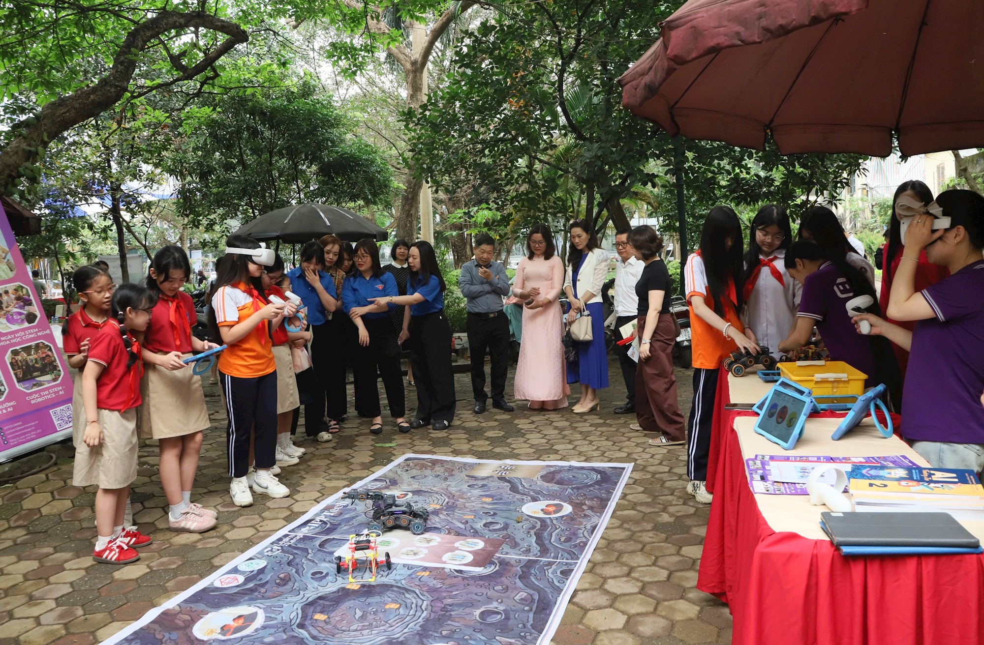 Đa dạng hoạt động hưởng ứng Ngày Sách và Văn hóa đọc Việt Nam tại phường Hoàn Kiếm- Ảnh 4.