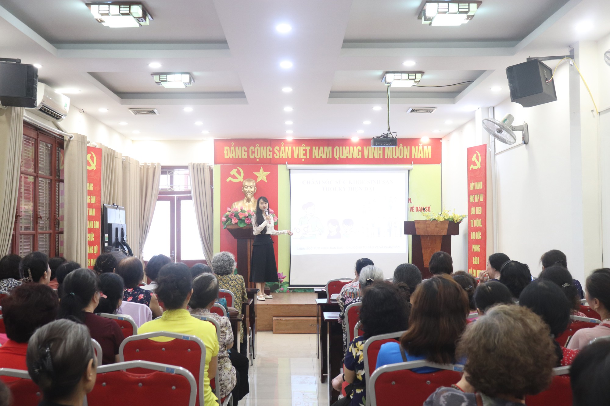 Lồng ghép dịch vụ chất lượng cao: Cách làm hiệu quả trong công tác dân số tại phường Hoàn Kiếm- Ảnh 3.