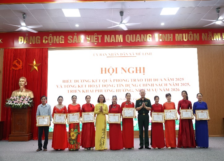 MÊ LINH TỔ CHỨC HỘI NGHỊ BIỂU DƯƠNG KẾT QUẢ PHONG TRÀO THI ĐUA NĂM 2025, TỔNG KẾT HOẠT ĐỘNG TÍN DỤNG CHÍNH SÁCH NĂM 2025, TRIỂN KHAI, PHƯƠNG HƯỚNG NHIỆM VỤ NĂM 2026- Ảnh 9.