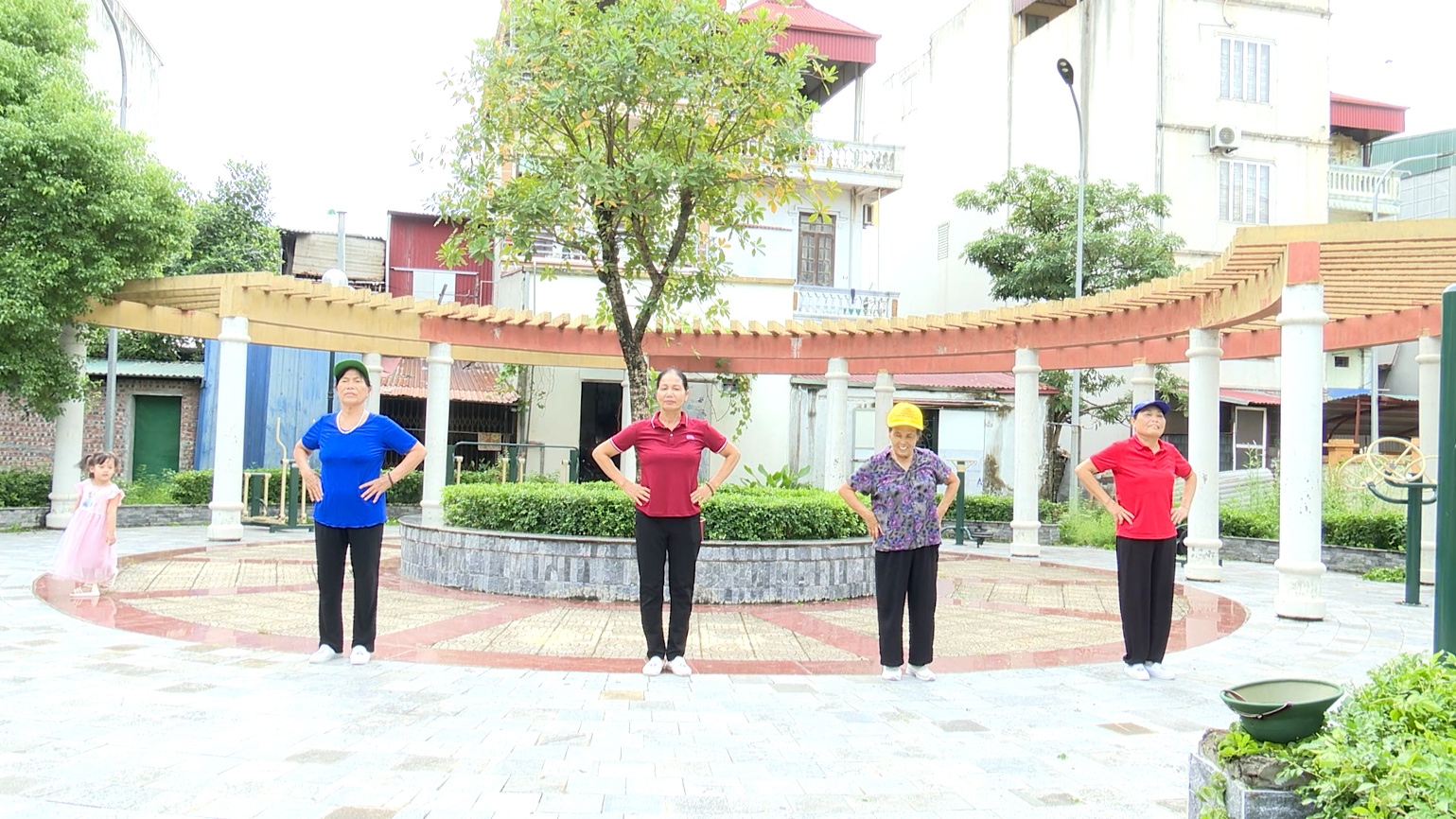 Ngay sau khi Thành phố ban hành kế hoạch triển khai phong trào thi đua “Toàn dân đoàn kết xây dựng đời sống văn hóa” giai đoạn 2026 - 2030, xã Hoài Đức đã nhanh chóng cụ thể hóa bằng một chương trình hành động bài bản, đồng bộ và- Ảnh 2.