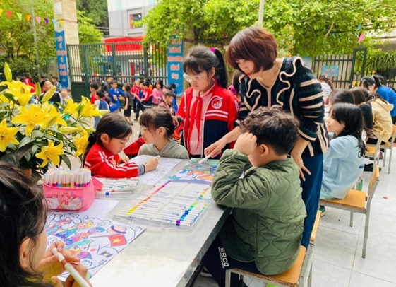 Bài dự thi viết về: “Gương điển hình tiên tiến Người tốt, Việc tốt trong phong trào thi đua yêu nước Thành phố Hà Nội năm 2026”- Ảnh 2.