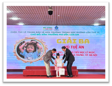 Ngọn lửa hồng sưởi ấm những mầm non và bến đỗ hạnh phúc của một gia đình mẫu mực- Ảnh 2.