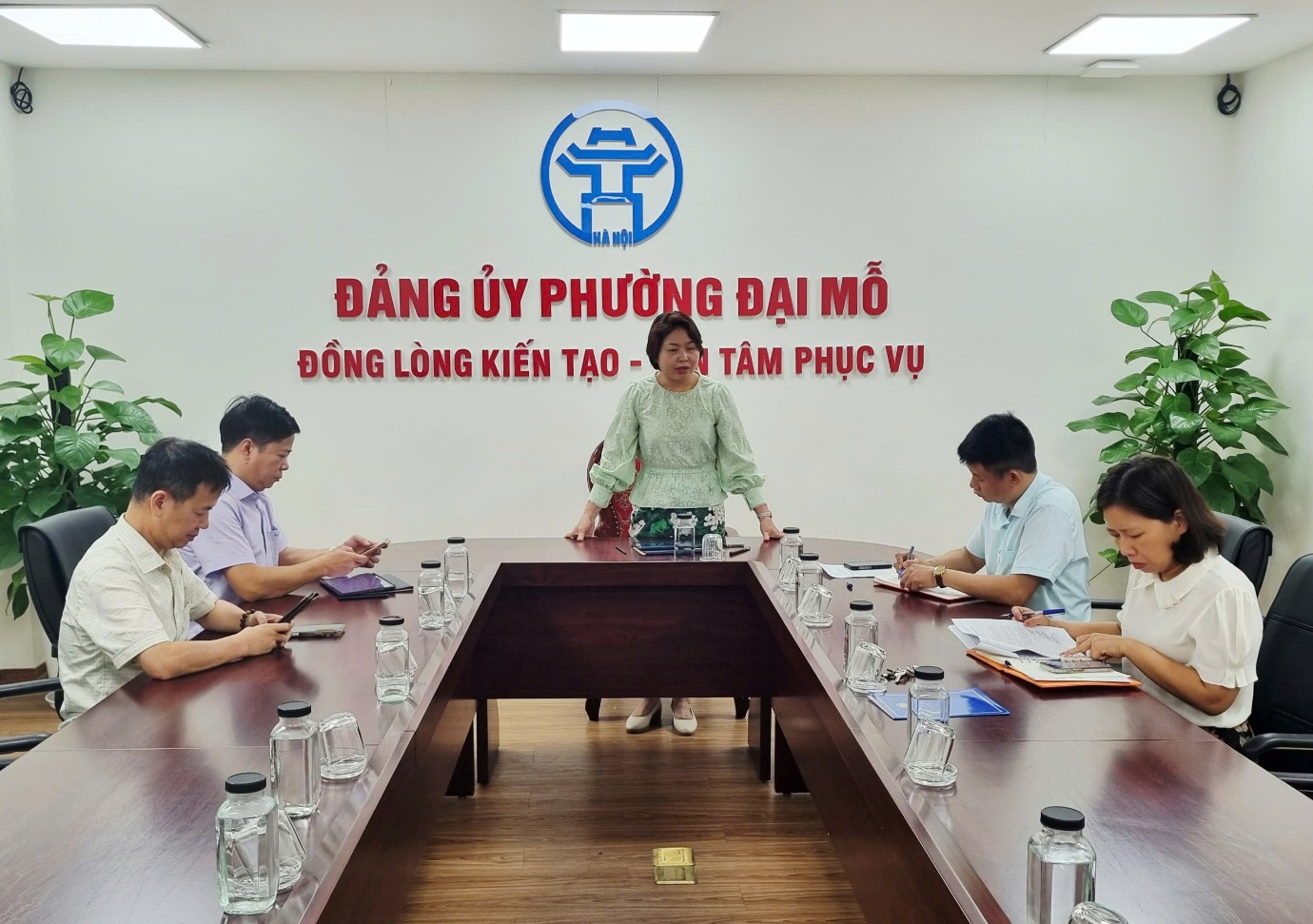 Ban Kinh tế - Ngân sách Hội đồng nhân dân phường giao ban công tác quý I, triển khai nhiệm vụ quý II năm 2026- Ảnh 1.
