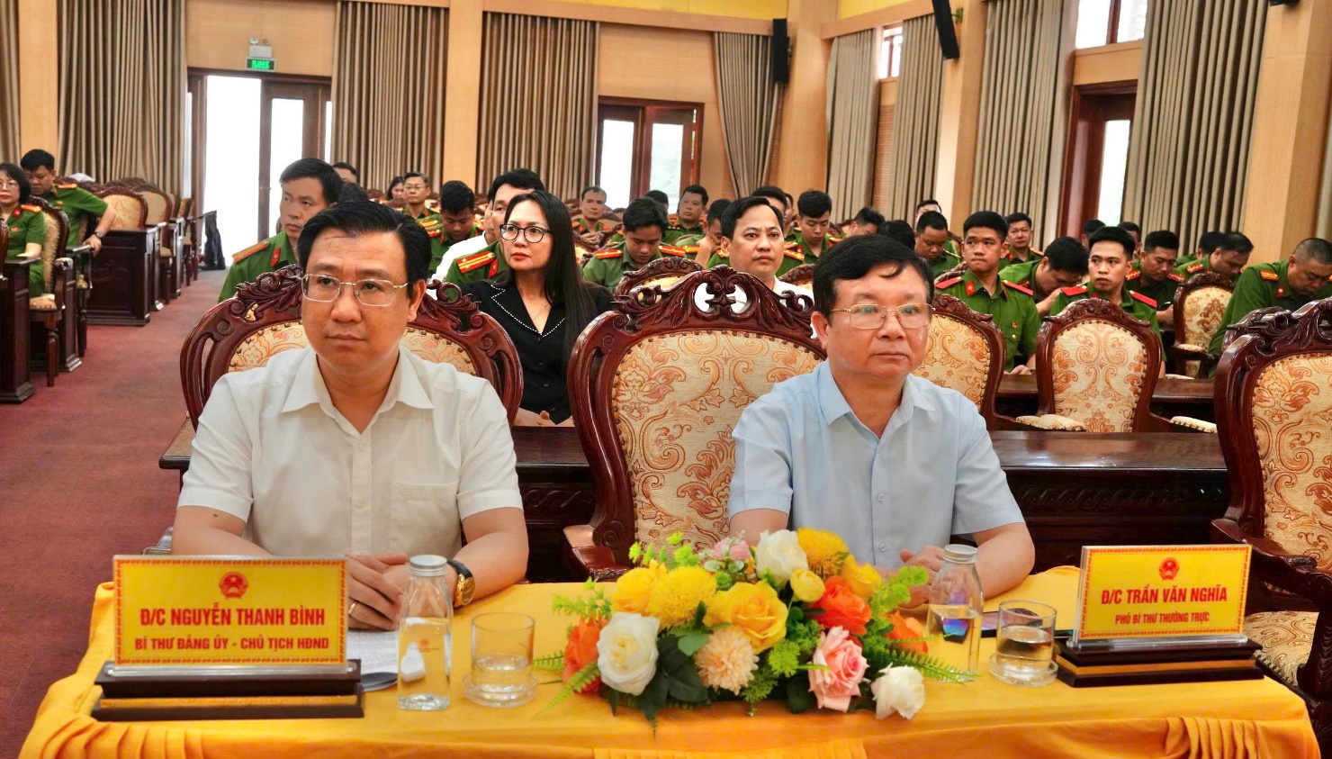 Công an xã Hoài Đức có 77 cá nhân được khen thưởng nhân kỷ niệm 80 năm truyền thống của lực lượng Tham mưu, An ninh, Hình sự, QLHC về TTXH và Tài chính Công an nhân dân- Ảnh 1.