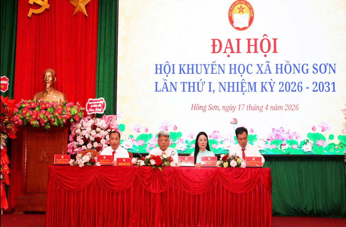 C:\Users\Administrator\Desktop\Đoàn chủ tịch.1.jpg