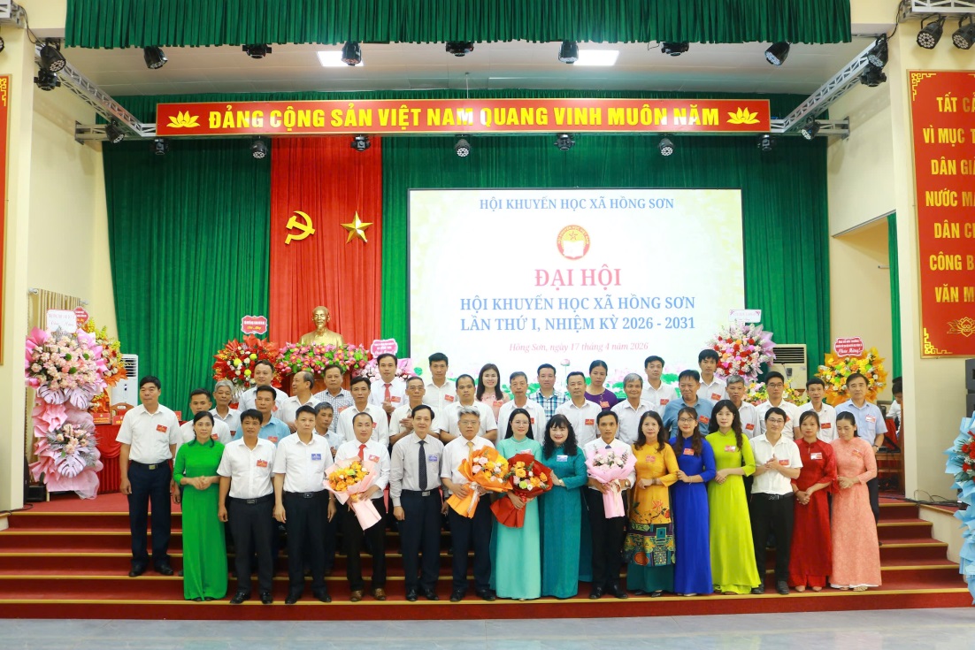 C:\Users\Administrator\Desktop\Ban chấp hành mới.jpg