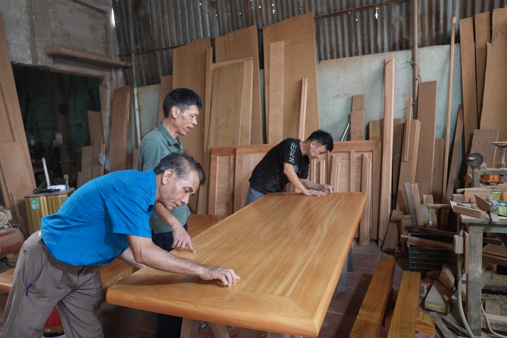 Làng nghề mộc Thượng Mạo tìm lối đi bền vững giữa nhịp sống số- Ảnh 3.