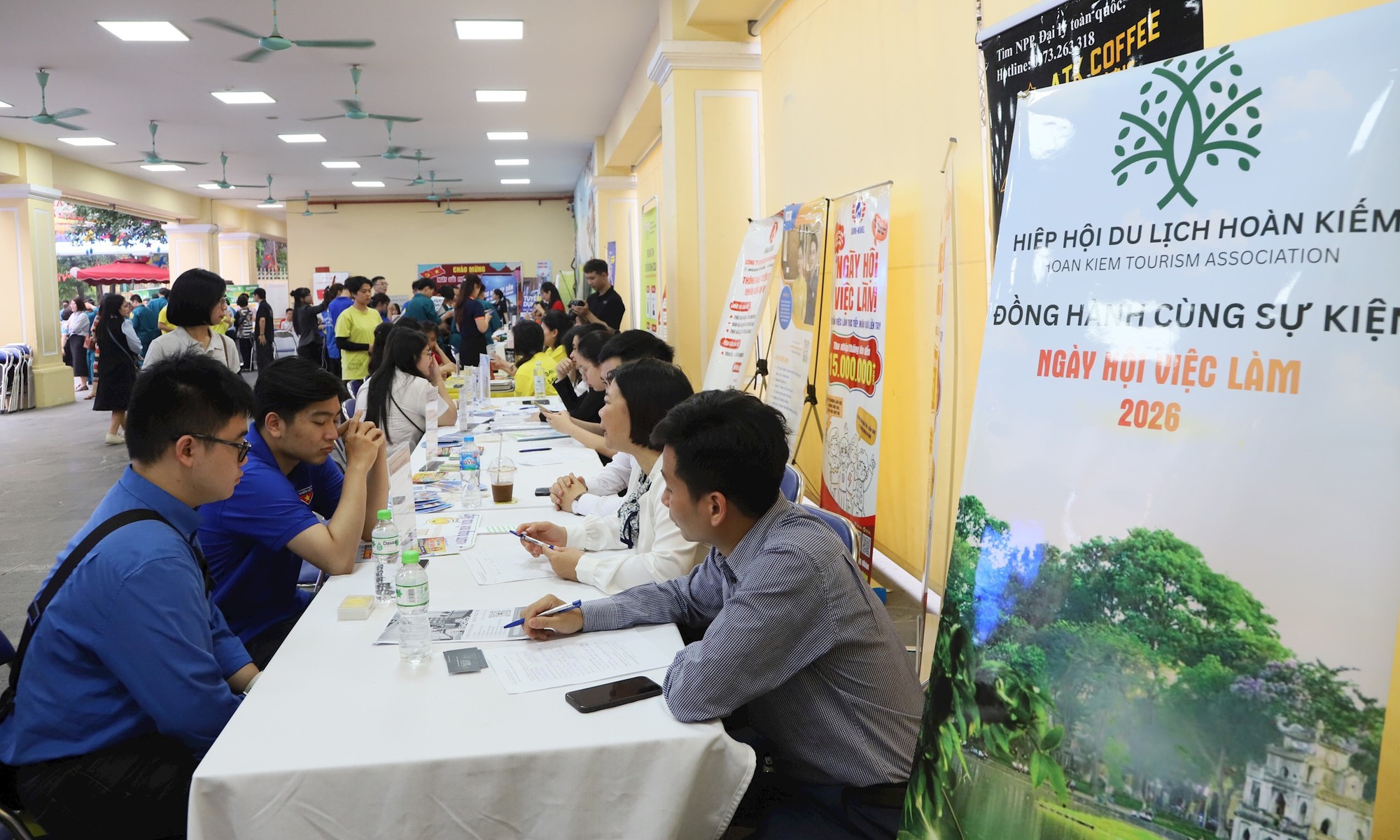 Gần 1.500 vị trí tuyển dụng tại Ngày hội tư vấn, giao dịch việc làm phường Hoàn Kiếm- Ảnh 5.