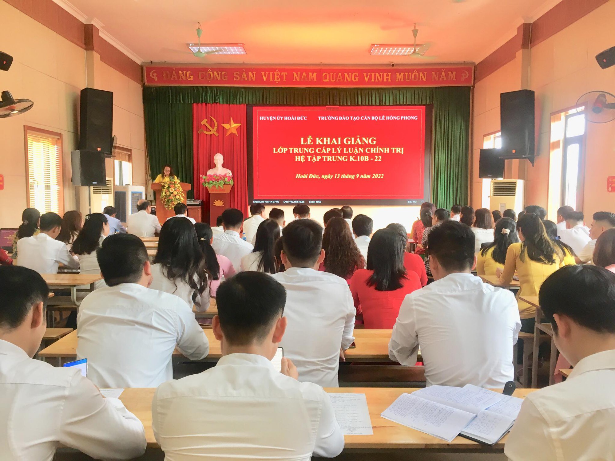 Huyện Hoài Đức khai giảng lớp trung cấp lý luận chính trị hệ tập trung