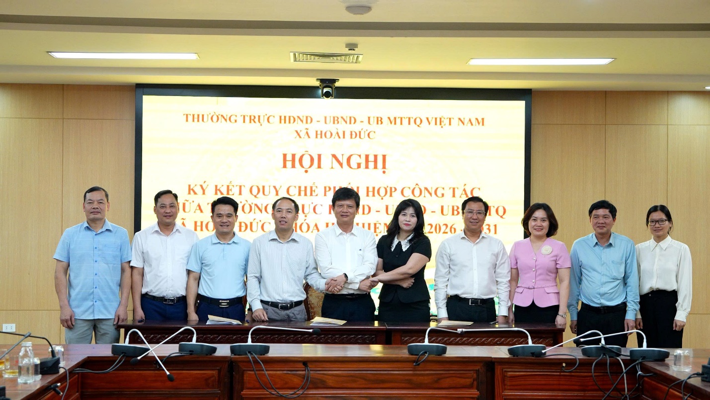 Hoài Đức tổ chức ký kết Quy chế phối hợp công tác giữa Thường trực HĐND, UBND và Ủy ban MTTQ xã và thống nhất chương trình các kỳ họp thứ Hai, thứ Ba HĐND nhiệm kỳ 2026-2031- Ảnh 2.