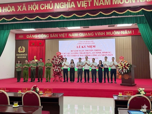 CÔNG AN XÃ GIA LÂM TỔ CHỨC LỄ KỶ NIỆM 80 NĂM NGÀY TRUYỀN THỐNG LỰC LƯỢNG THAM MƯU, AN NINH HÌNH SỰ, QUẢN LÝ HÀNH CHÍNH VÀ TÀI CHÍNH CÔNG AN NHÂN DÂN- Ảnh 2.