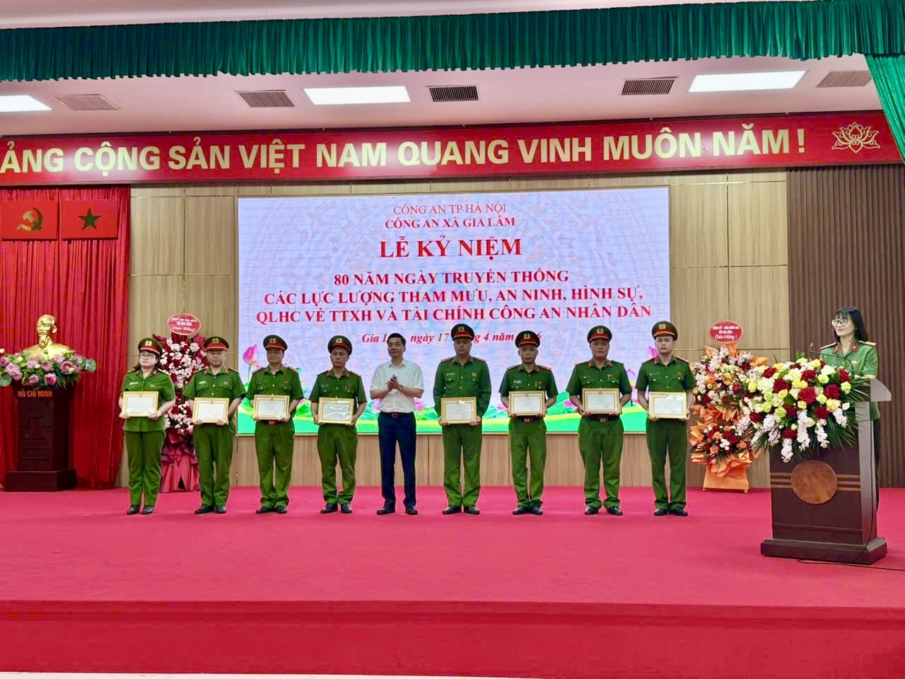 CÔNG AN XÃ GIA LÂM TỔ CHỨC LỄ KỶ NIỆM 80 NĂM NGÀY TRUYỀN THỐNG LỰC LƯỢNG THAM MƯU, AN NINH HÌNH SỰ, QUẢN LÝ HÀNH CHÍNH VÀ TÀI CHÍNH CÔNG AN NHÂN DÂN- Ảnh 4.