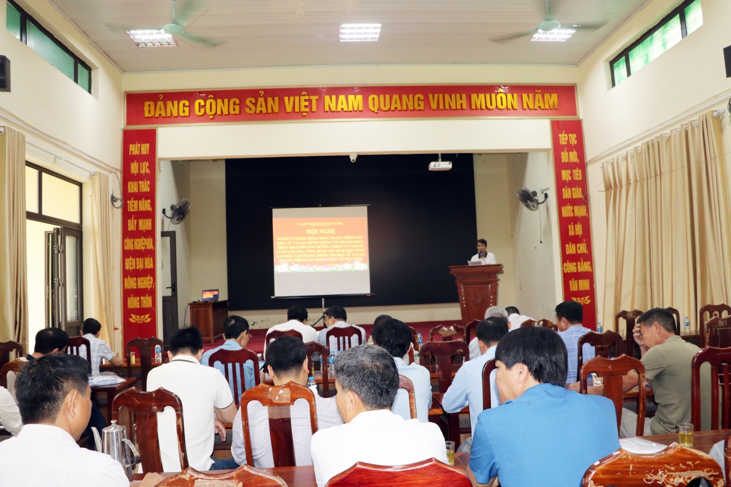 Hội nghị sơ kết 9 tháng hoạt động Trang thông tin điện tử xã Trần Phú- Ảnh 1.