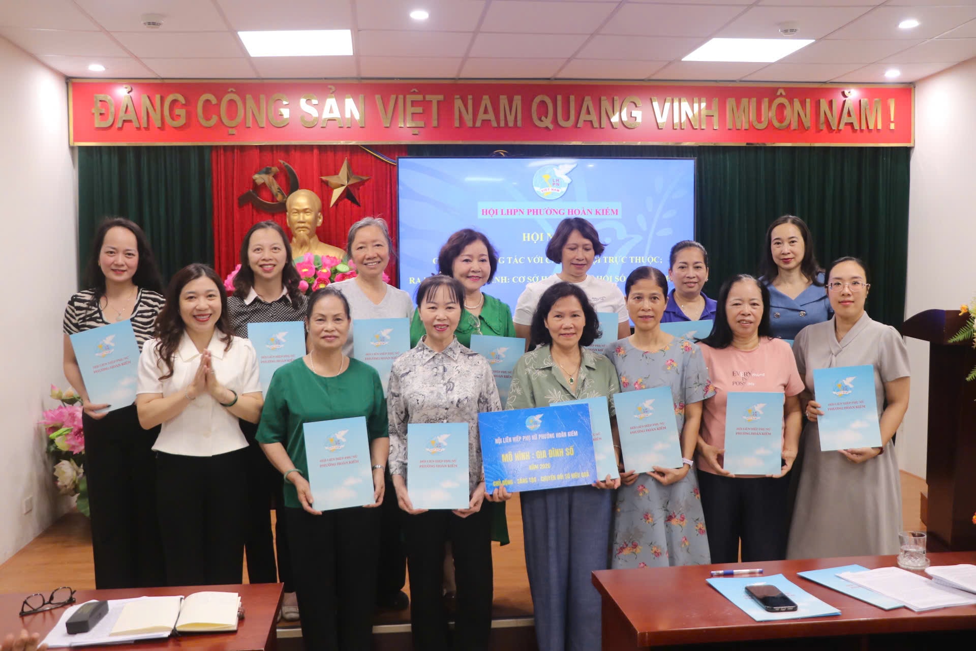 Phụ nữ Hoàn Kiếm tiên phong chuyển đổi số- Ảnh 4.