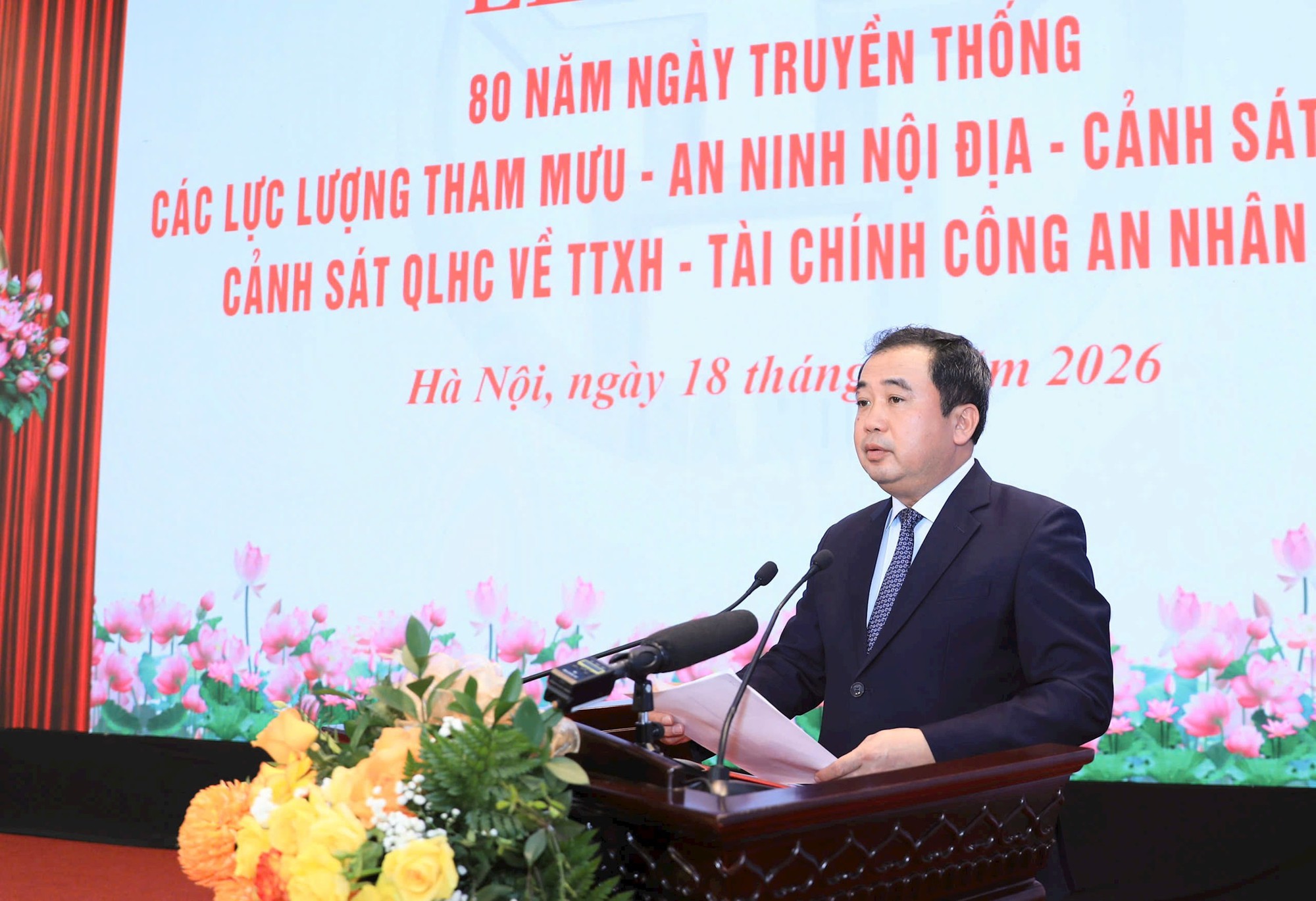 Bí thư Thành ủy Trần Đức Thắng: Lan tỏa tinh thần phục vụ nhân dân, xây dựng hình mẫu người chiến sĩ Công an Thủ đô thời kỳ mới- Ảnh 5.