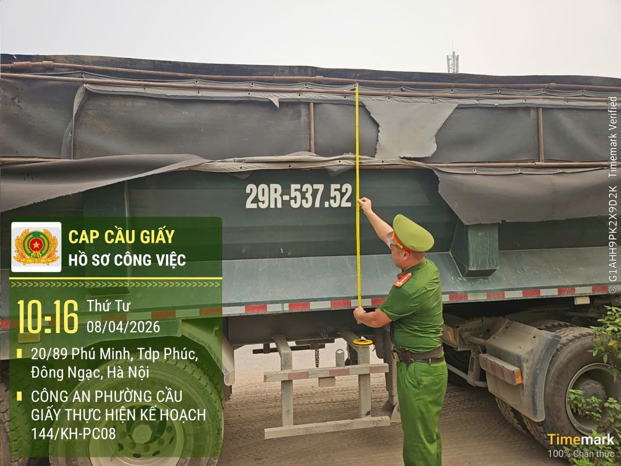 Công an phường Cầu giấy tăng cường rà soát phương tiện ôtô tải tự đổ, xe sơ mi rơ moóc tự đổ- Ảnh 1.