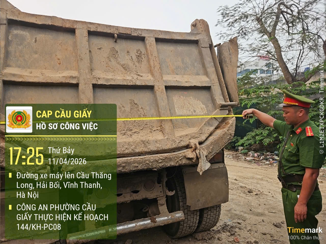 Công an phường Cầu giấy tăng cường rà soát phương tiện ôtô tải tự đổ, xe sơ mi rơ moóc tự đổ- Ảnh 2.