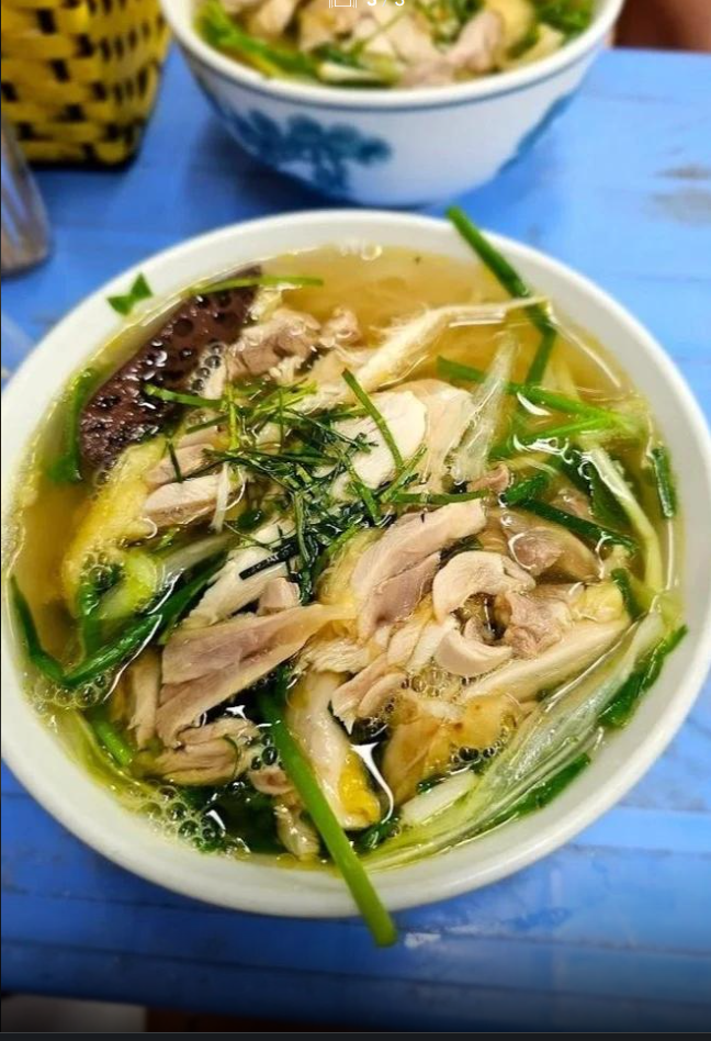 Quán phở gà đồi nổi tiếng ở Hà Nội bị xử phạt- Ảnh 3.