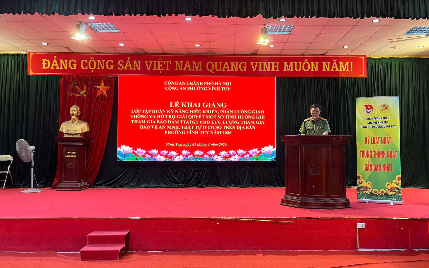 Lễ khai giảng lớp tập huấn kỹ năng điều khiển, phân luồng giao thông và hỗ trợ xử lý các tình huống trong quá trình tham gia bảo đảm trật tự, an toàn giao thông