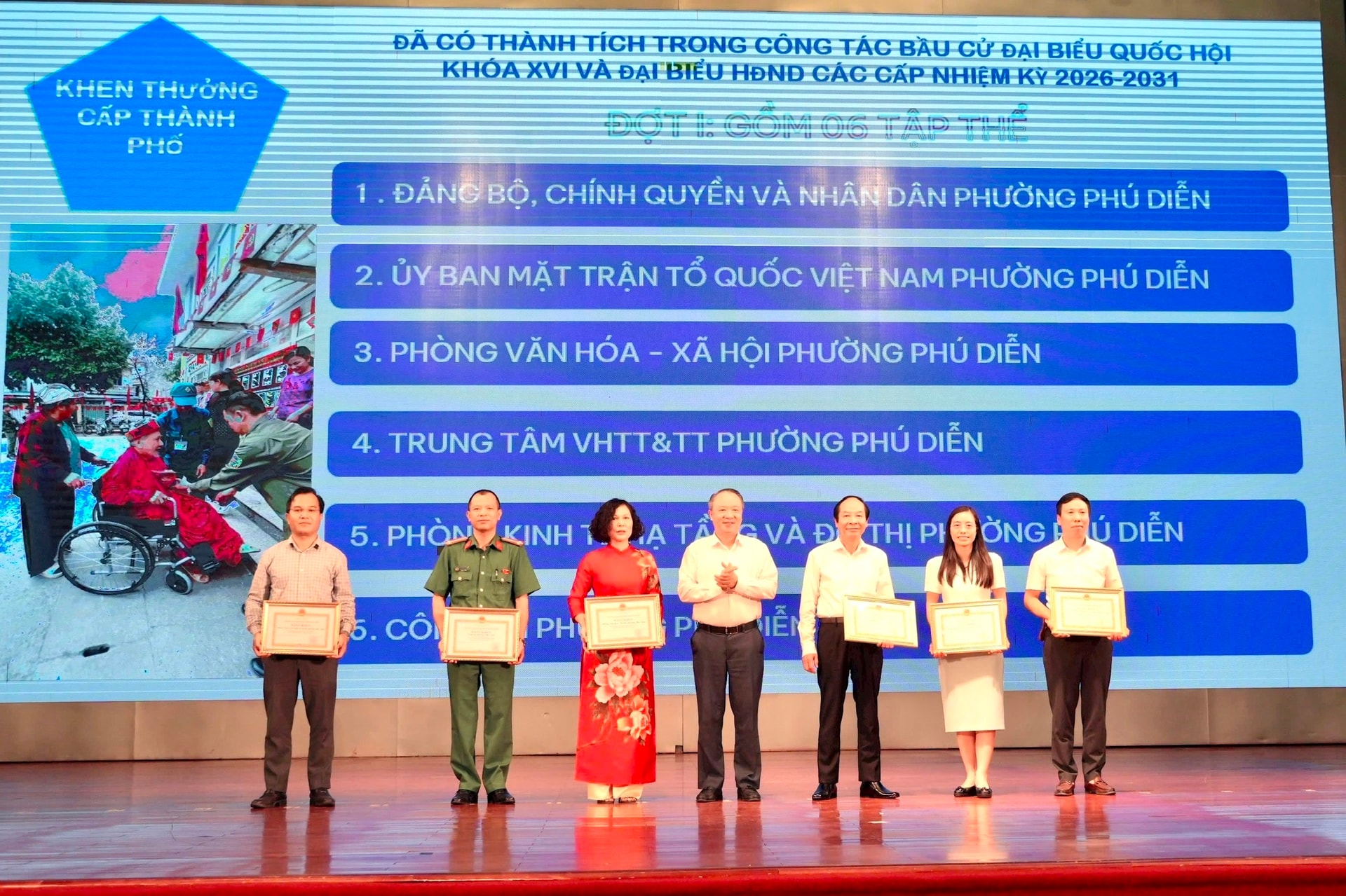 Phường Phú Diễn: Hoàn thành xuất sắc công tác bầu cử và tổ chức thành công lễ hội giao quân- Ảnh 3.