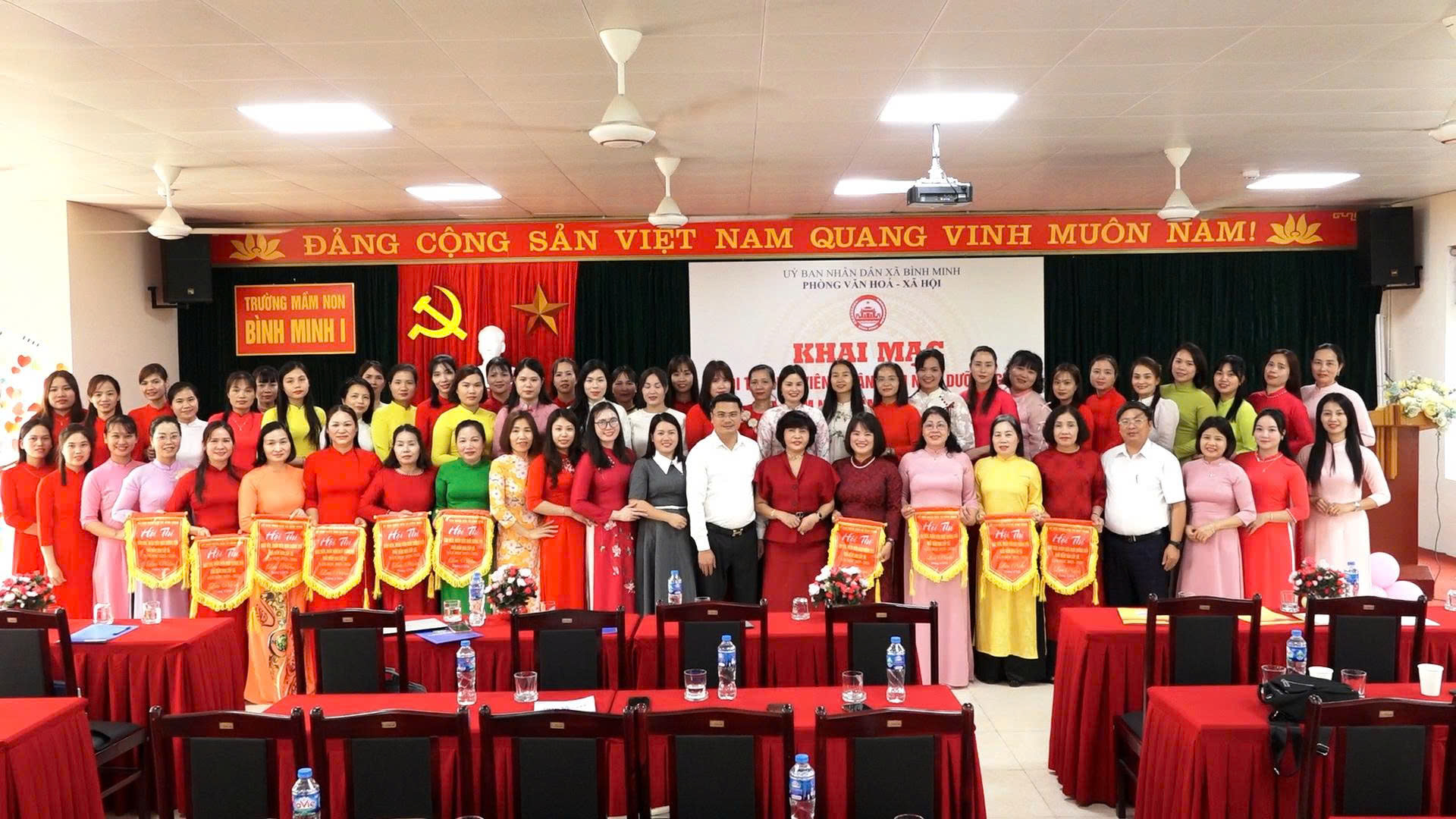 KHAI MẠC HỘI THI GIÁO VIÊN DẠY GIỎI, NHÂN VIÊN NUÔI DƯỠNG GIỎI CẤP MẦM NON XÃ BÌNH MINH NĂM HỌC 2025 - 2026