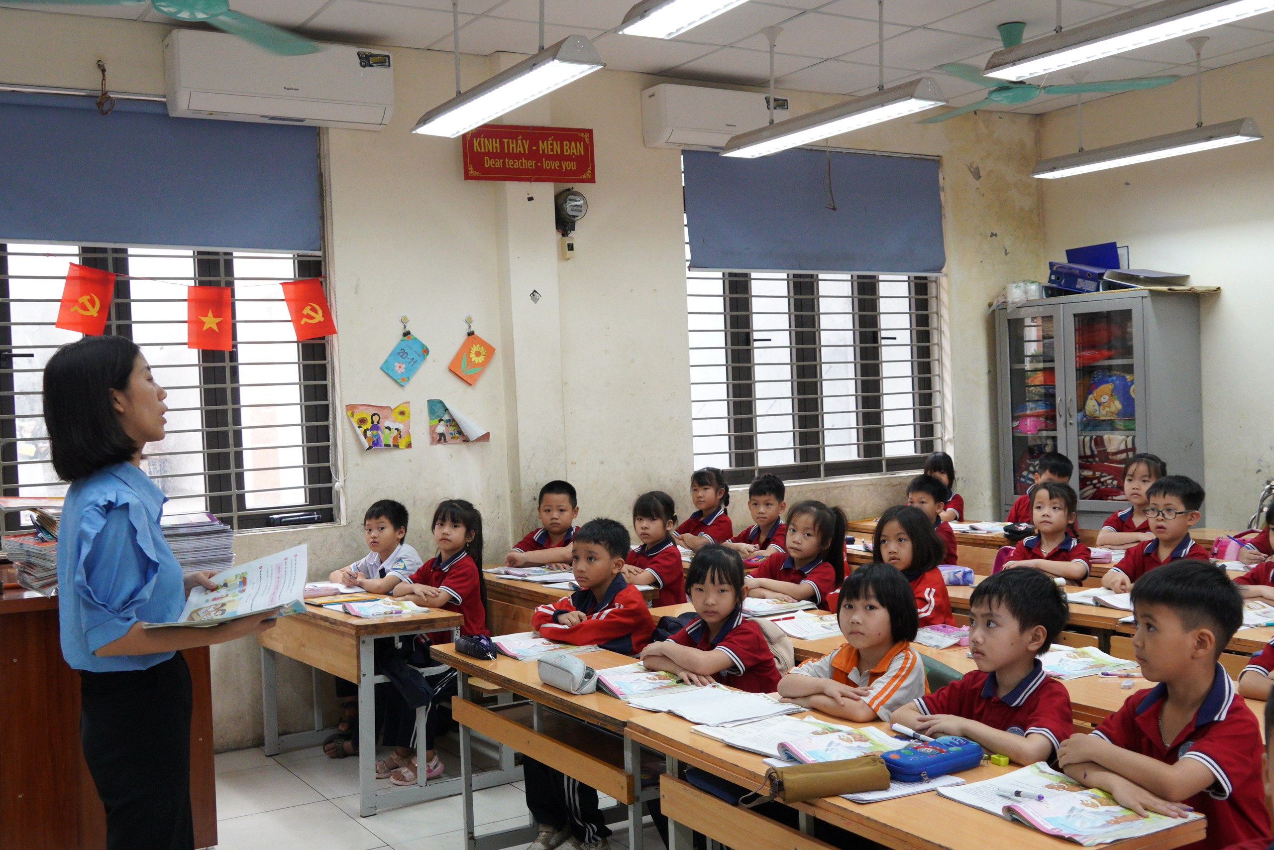 Đoàn liên ngành phường Chương Mỹ kiểm tra an toàn thực phẩm tại trường Tiểu học Phụng Châu và Tiểu học Biên Giang- Ảnh 3.