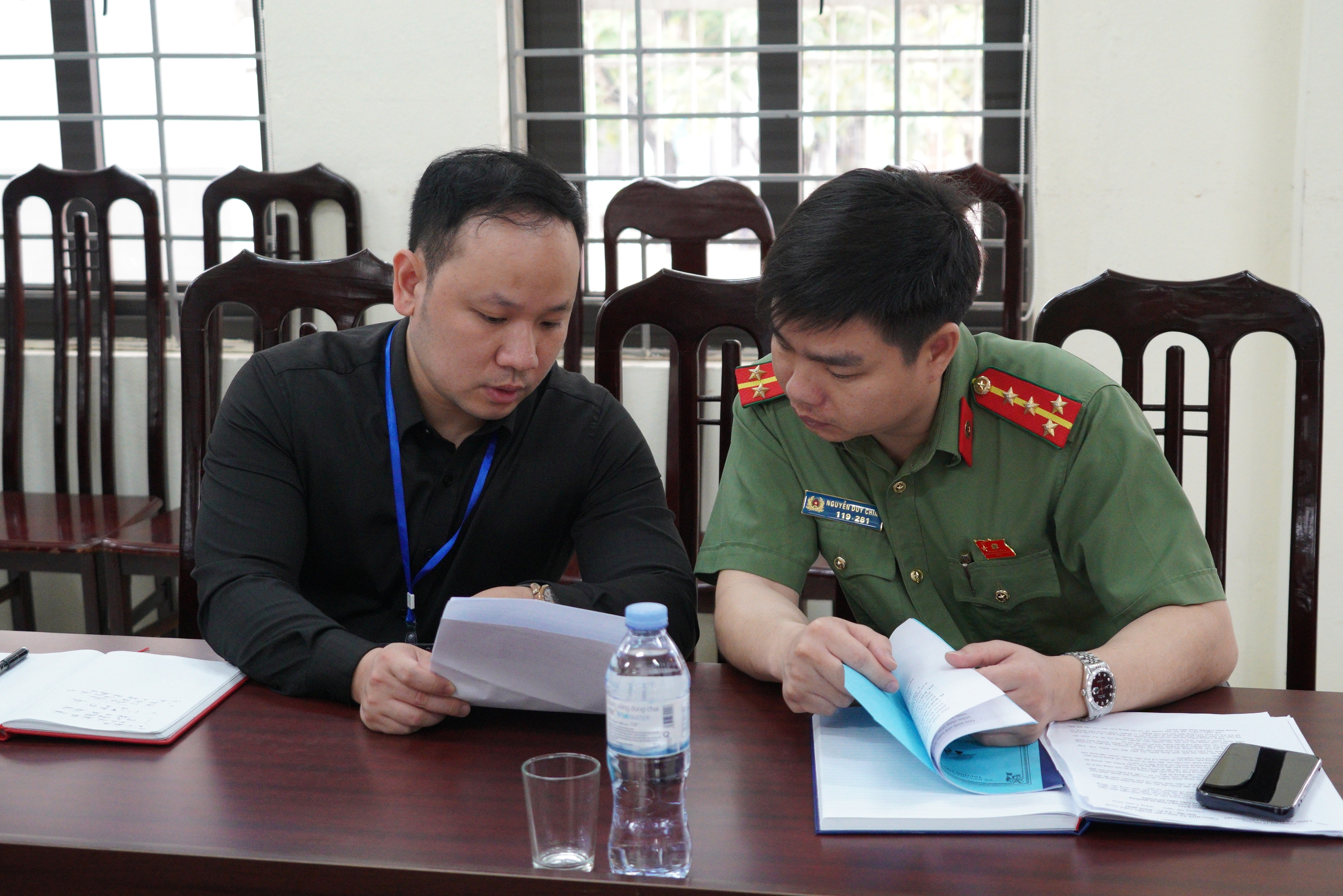 Đoàn liên ngành phường Chương Mỹ kiểm tra an toàn thực phẩm tại trường Tiểu học Phụng Châu và Tiểu học Biên Giang- Ảnh 9.